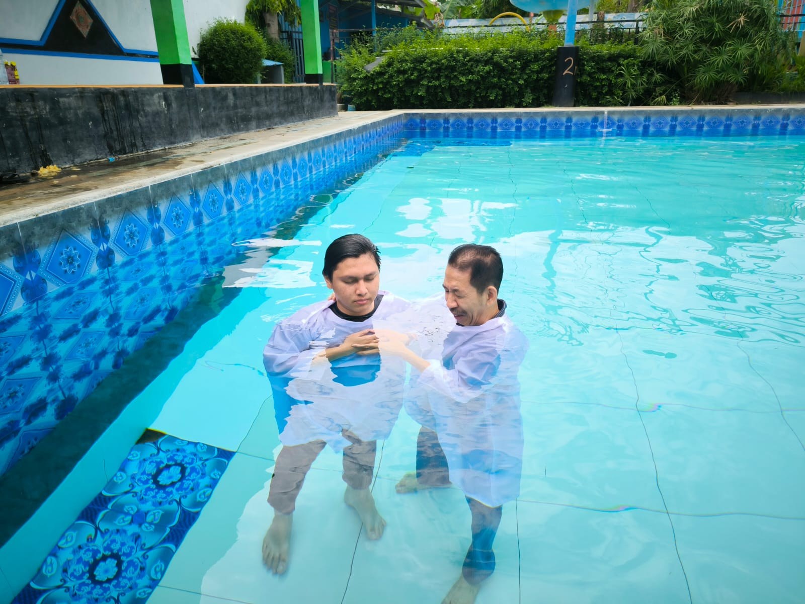 Baptisan Air: Langkah Iman Memulai Hidup yang Baru